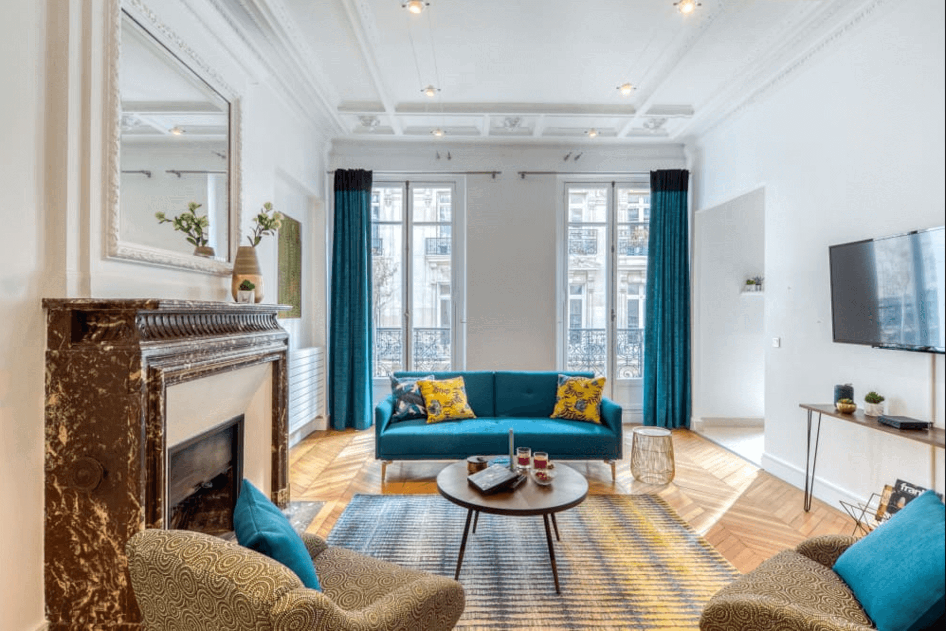 Modern furnished luxury flat near Champs Elysees