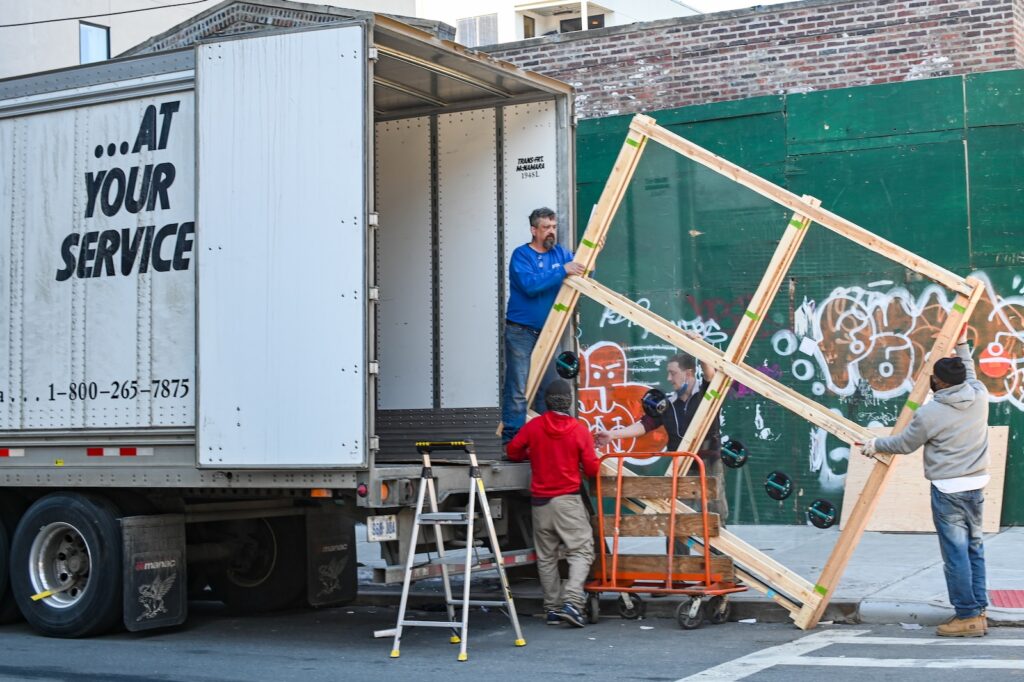 Making your move easier with a moving company