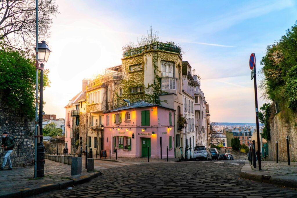 Although a big city, Parisn has village-liken pockets such as Montmartre and Charonne. Charonne is a budget-friendly neighborhoods that is perfect for students