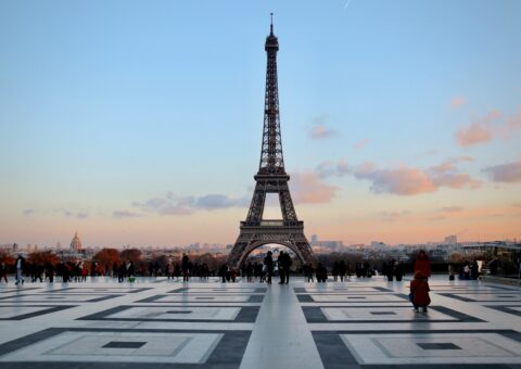 Parcs, aires de jeux, écoles et sécurité : Les 5 meilleurs quartiers de Paris pour les familles